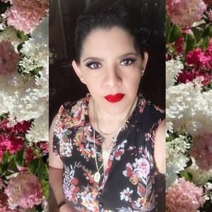 Meet your Posher, Carmela